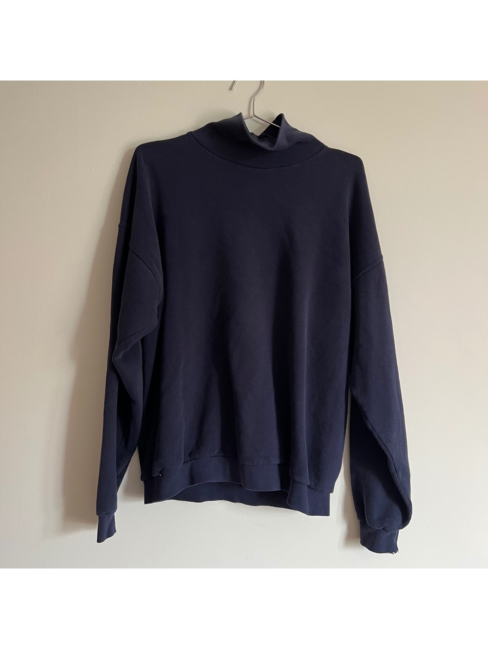 Vintage Navy Blue Long Sleeve Pullover Sweatshirt with Mock Neck